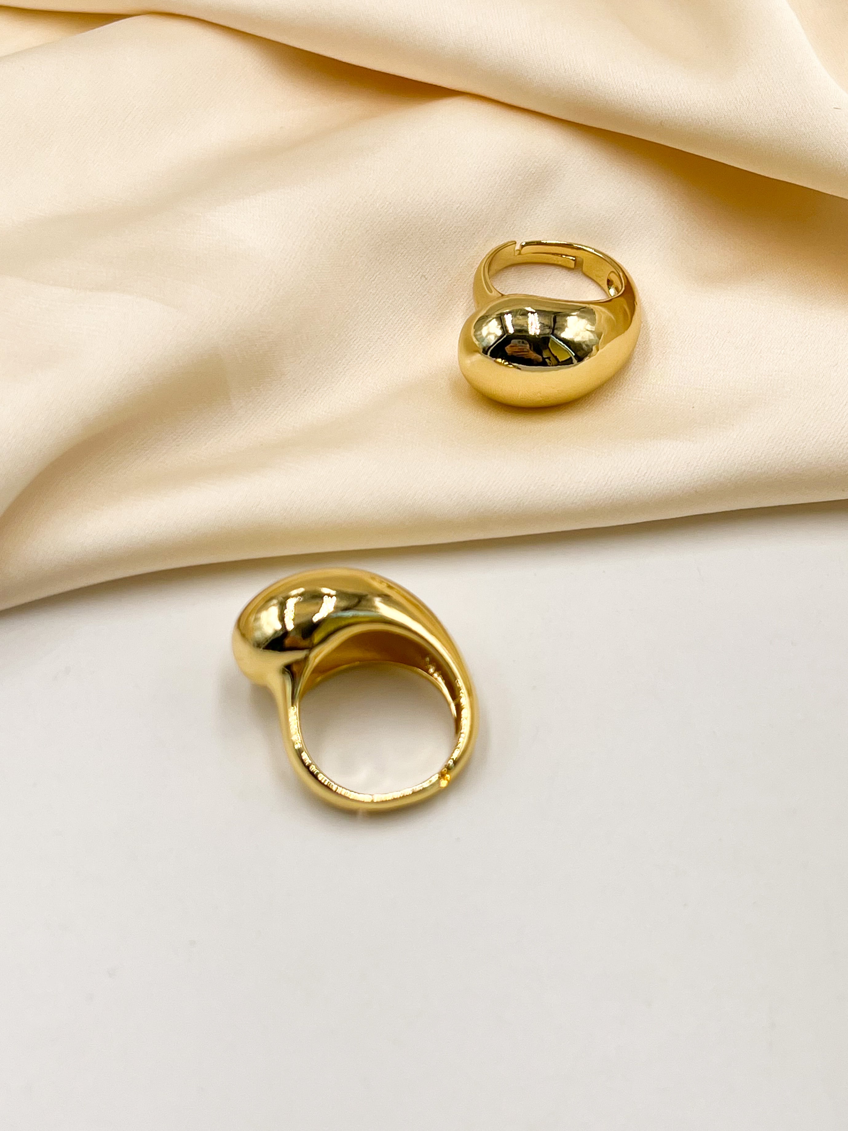 Anillo en gota dorado en rodio - EKA Accesorios