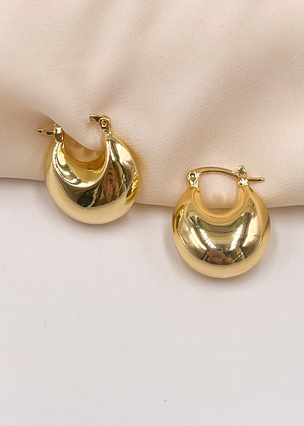 Candonga media luna dorada en rodio- EKA Accesorios